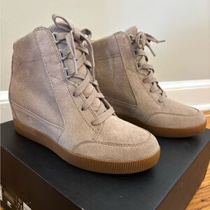 Sorel Out N About Women's Taupe Suede High-Top Sneakers 7.5 - only worn once!